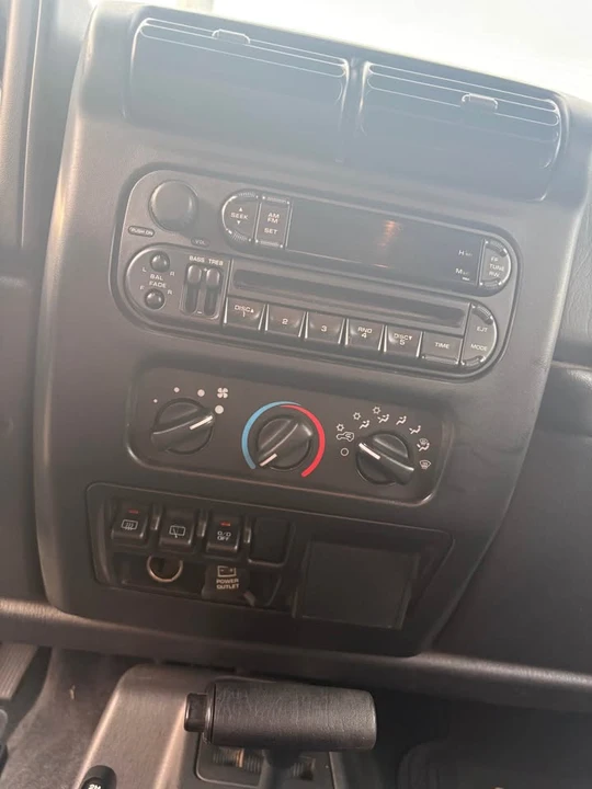 2003 Jeep TJ Wrangler - Image 12 of 17