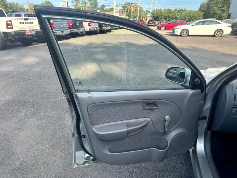 2003 Kia Rio - Image 10 of 12