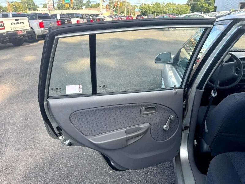 2003 Kia Rio - Image 12 of 12