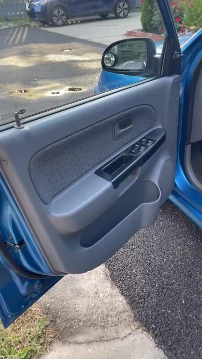 2003 Kia Rio - Image 9 of 9