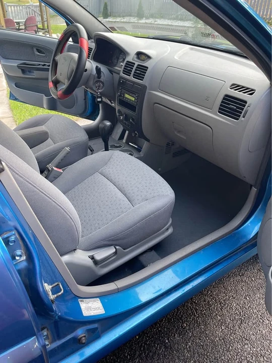 2003 Kia Rio - Image 4 of 9