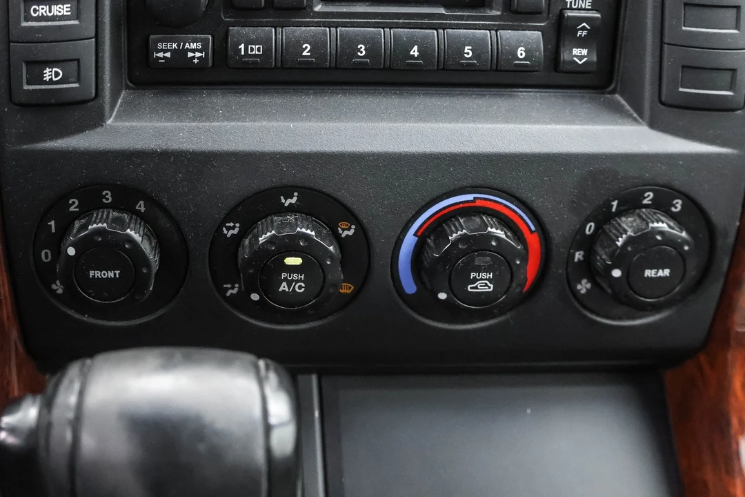 2003 Kia Carnival - Image 12 of 12