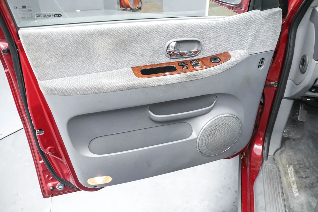 2003 Kia - Image 19 of 21