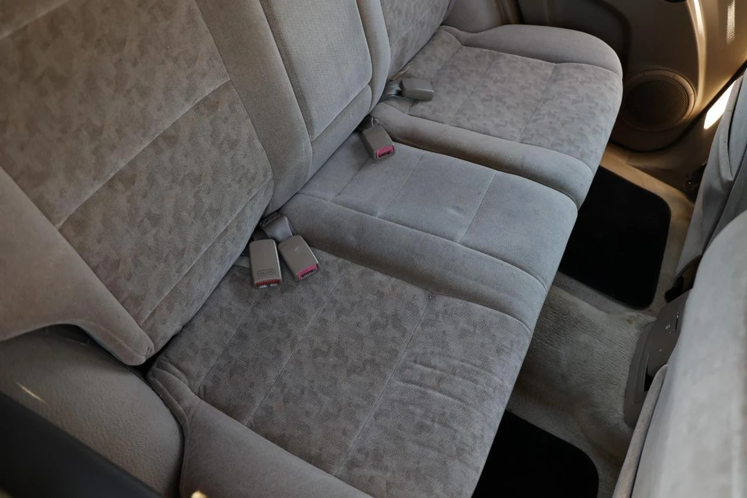 2003 Kia Sorento - Image 12 of 21