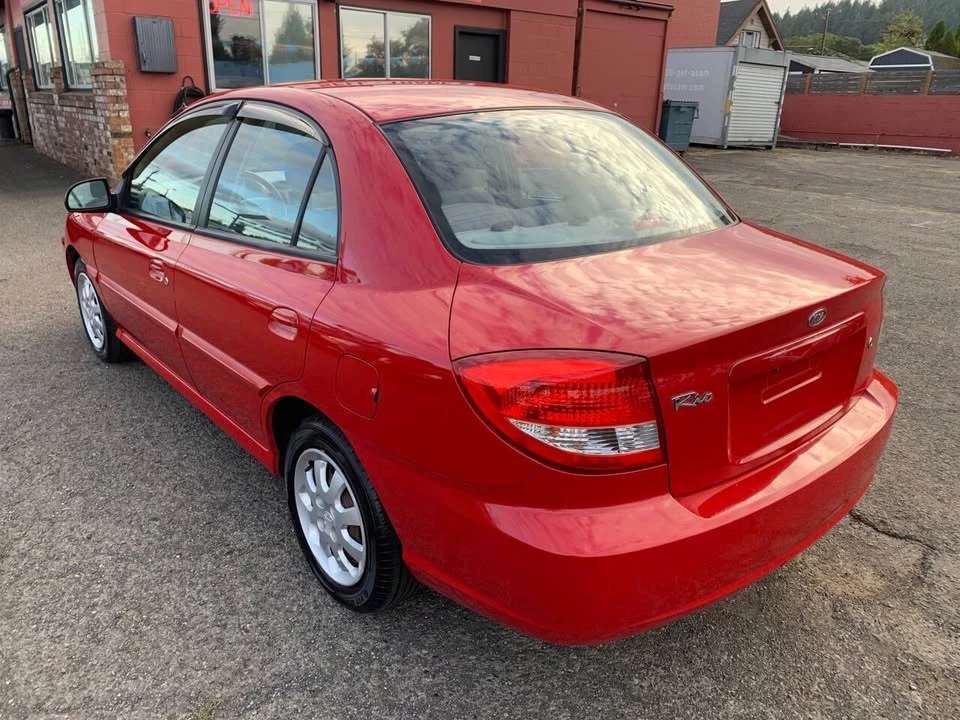 2003 Kia Rio - Image 2 of 2
