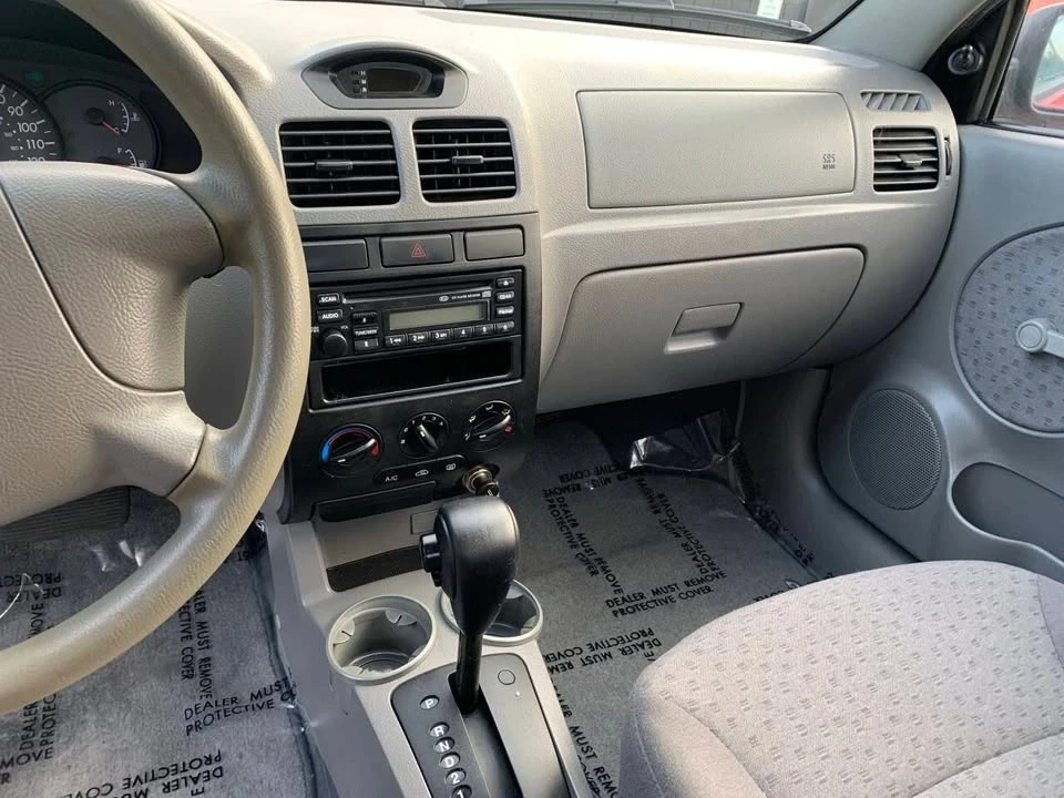 2003 Kia Rio - Image 10 of 13