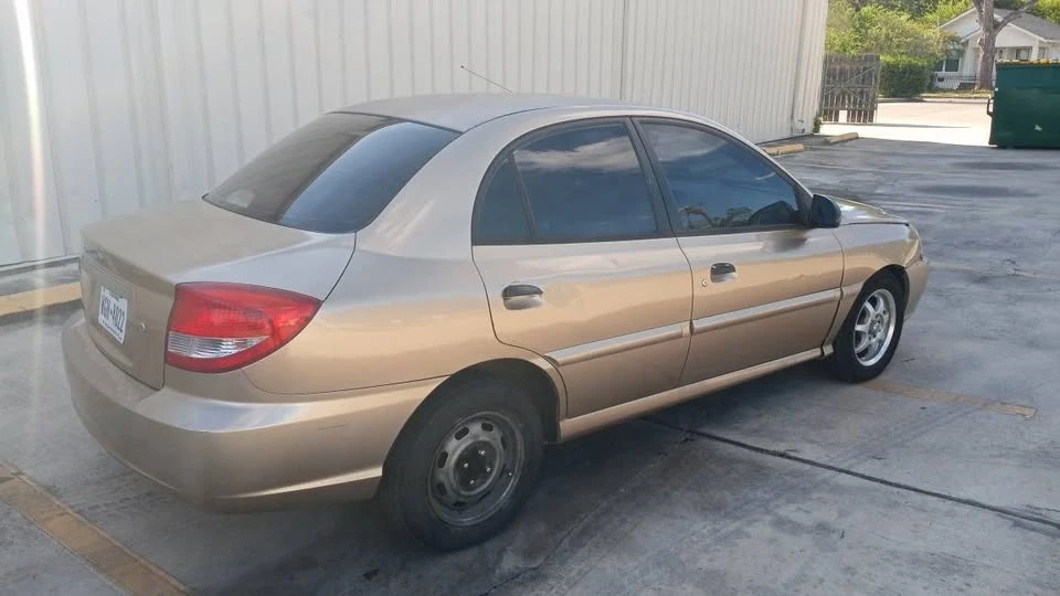 2003 Kia Rio - Image 5 of 6