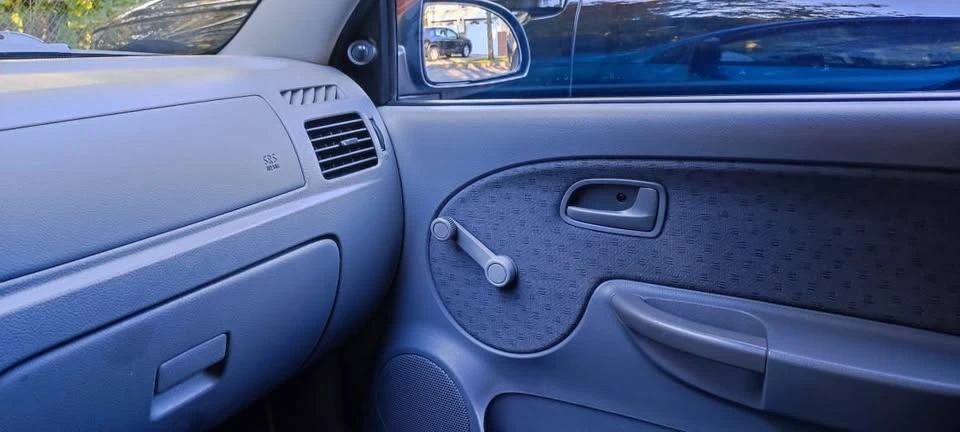 2003 Kia Rio - Image 16 of 20