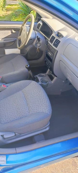 2003 Kia Rio - Image 18 of 20