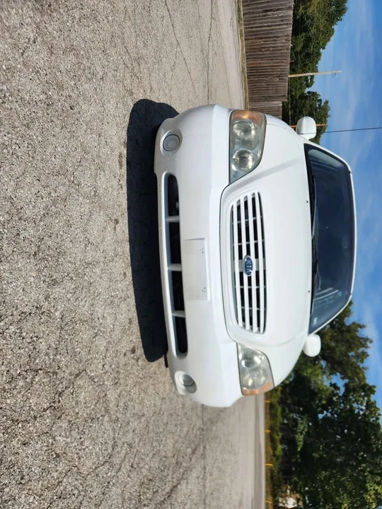 2003 Kia Carnival - Image 3 of 9