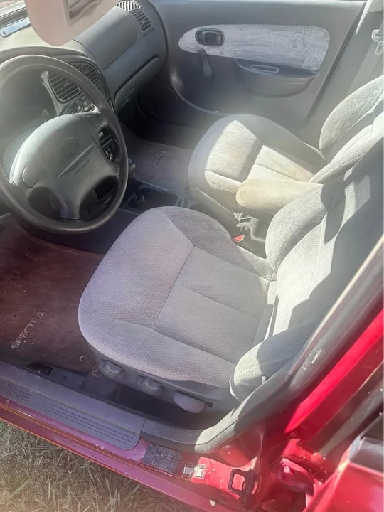 2003 Kia Spectra - Image 6 of 6