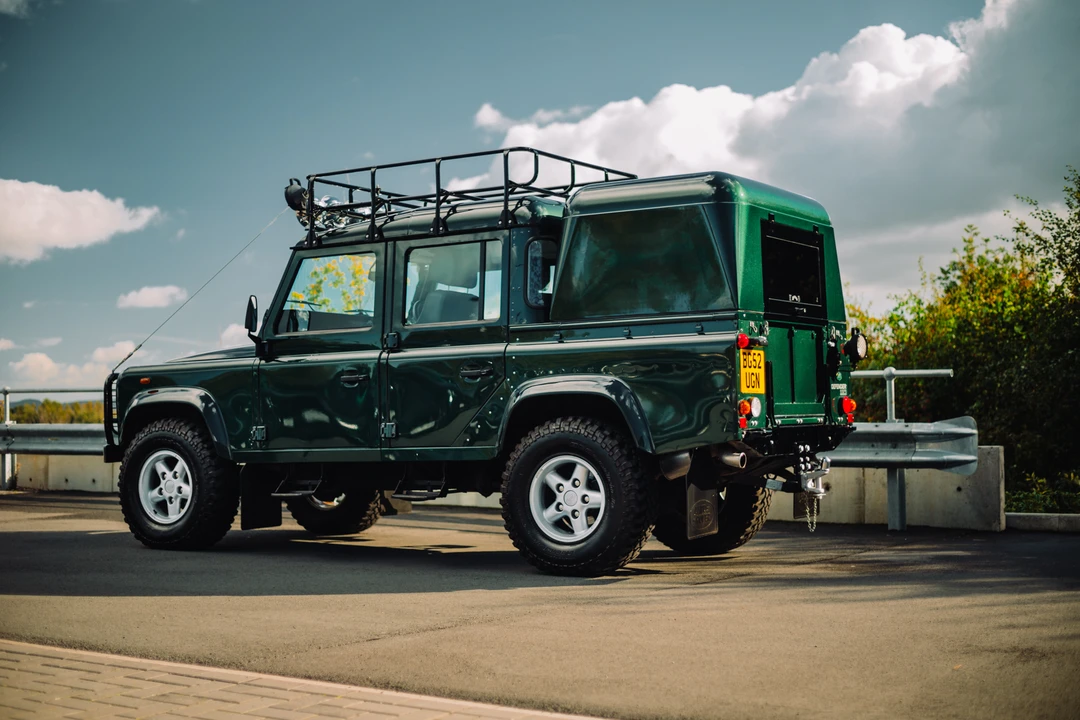 2003 Land Rover Defender 110 - Image 29 of 31