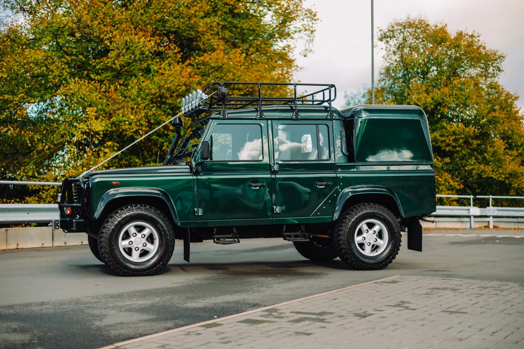 2003 Land Rover Defender 110 - Image 24 of 31