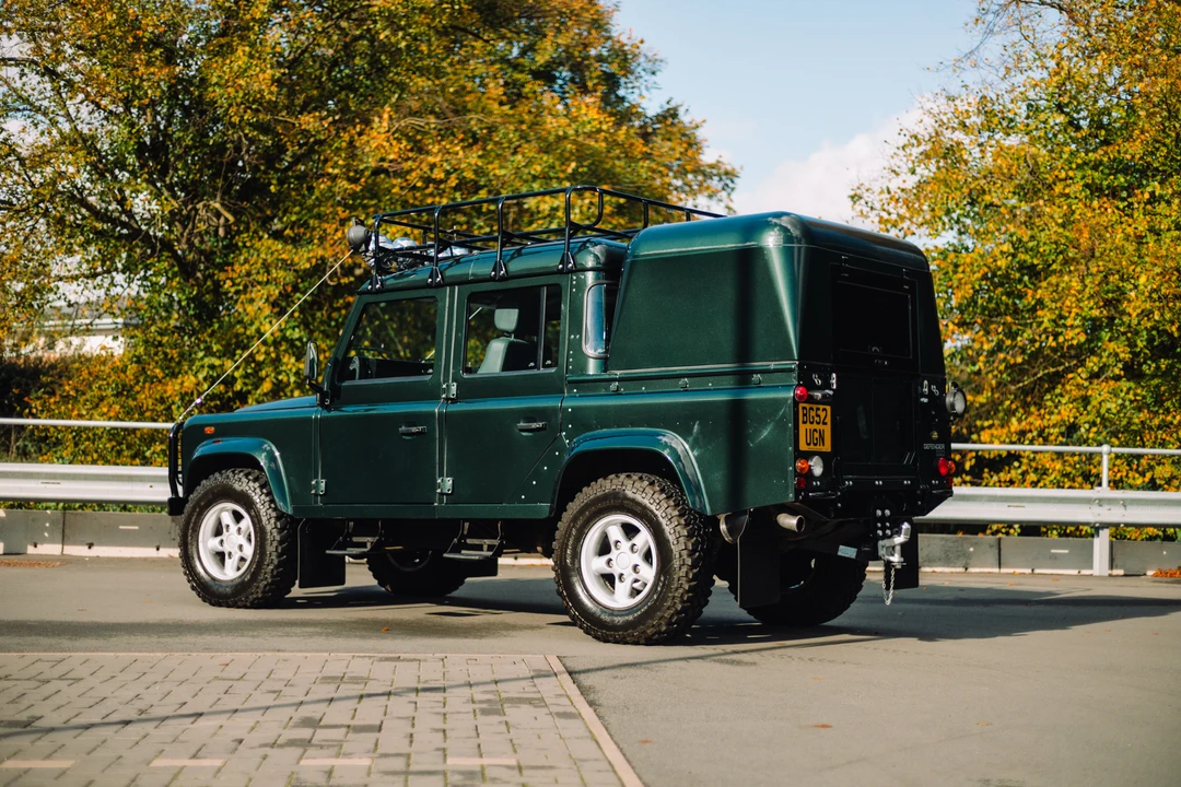 2003 Land Rover Defender 110 - Image 6 of 31