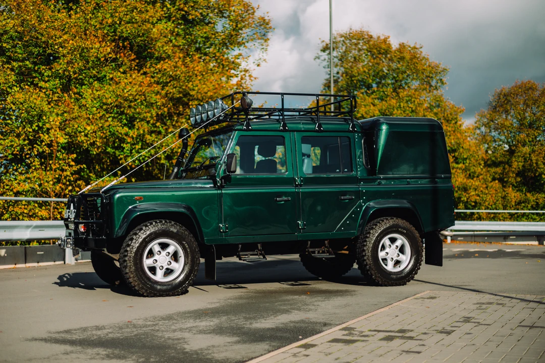 2003 Land Rover Defender 110 - Image 12 of 31