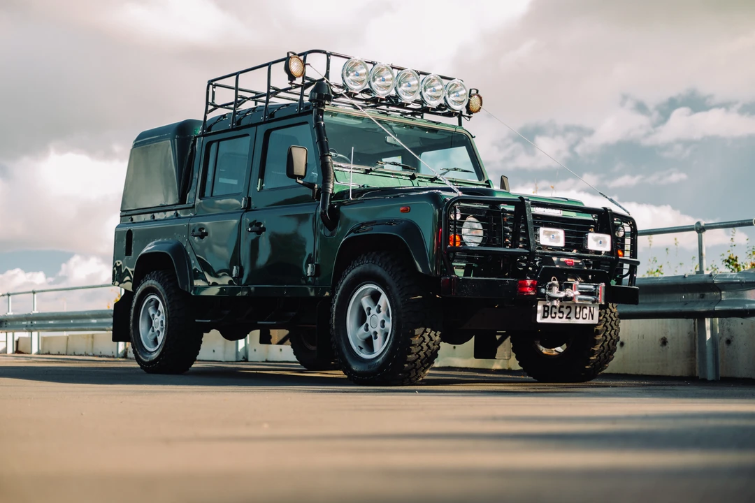 2003 Land Rover Defender 110 - Image 16 of 31