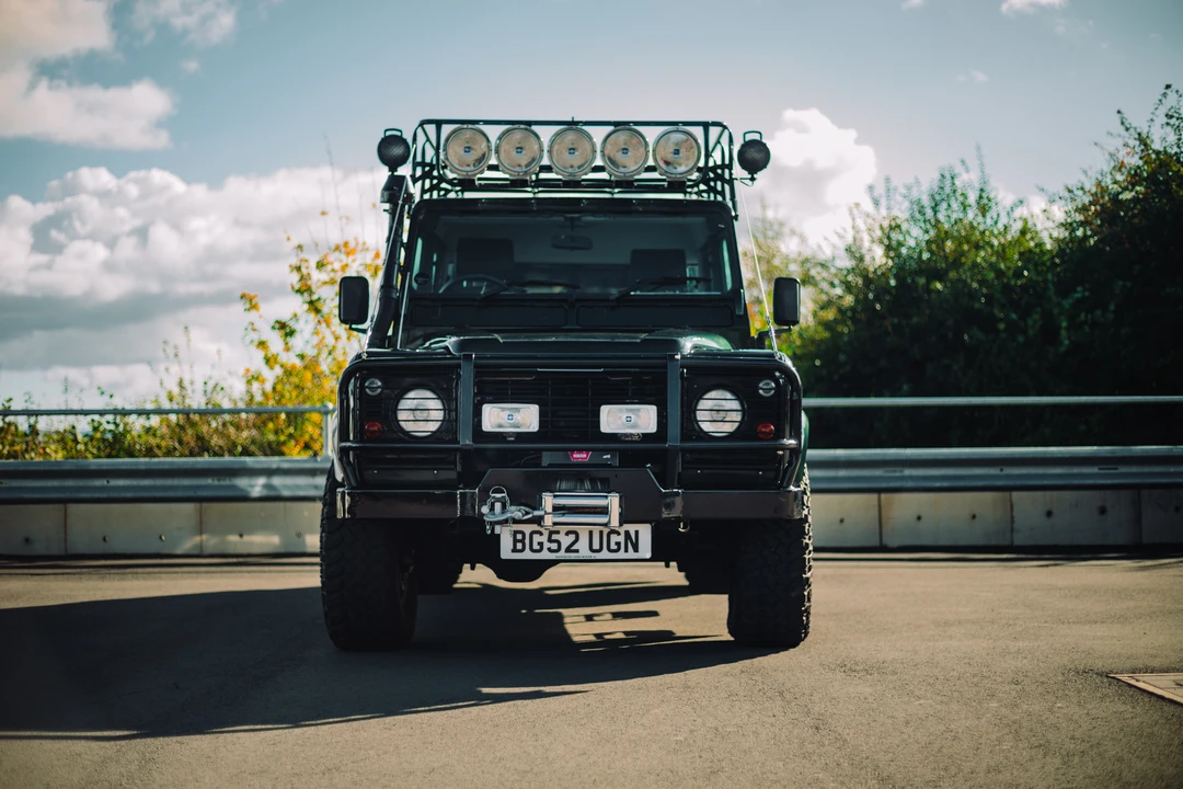 2003 Land Rover Defender 110 - Image 3 of 31