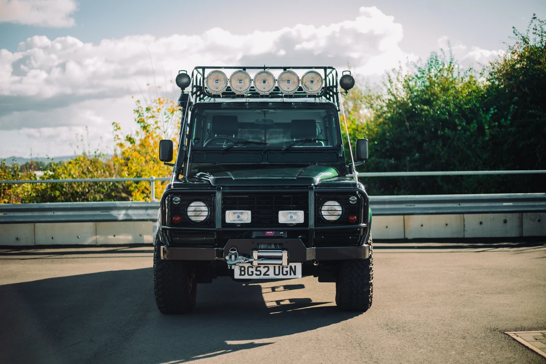2003 Land Rover Defender 110 - Image 10 of 31