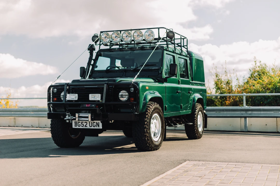 2003 Land Rover Defender 110 - Image 4 of 31