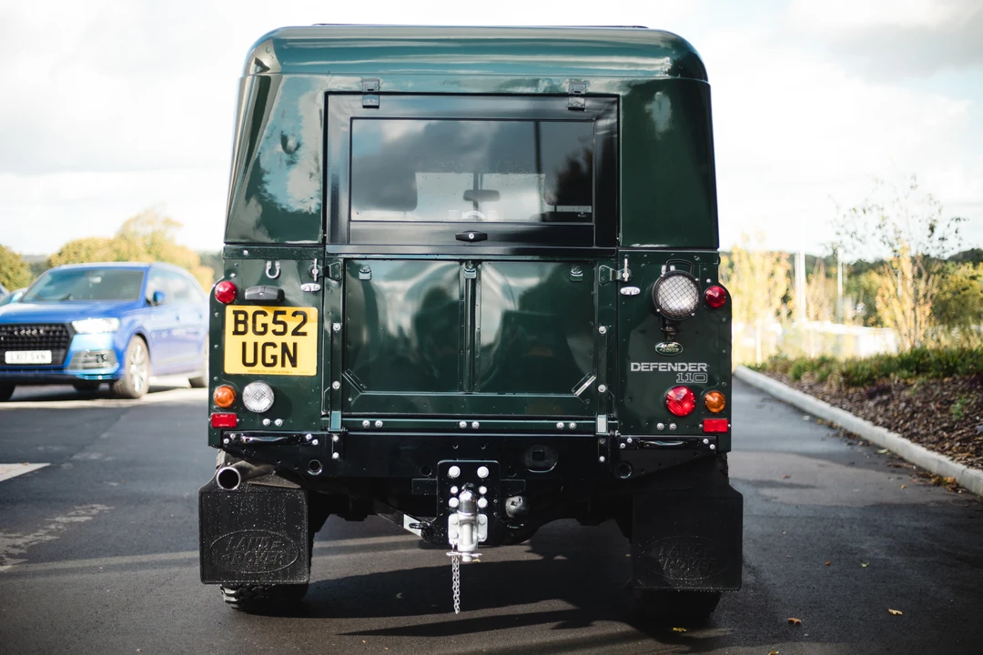 2003 Land Rover Defender 110 - Image 14 of 31