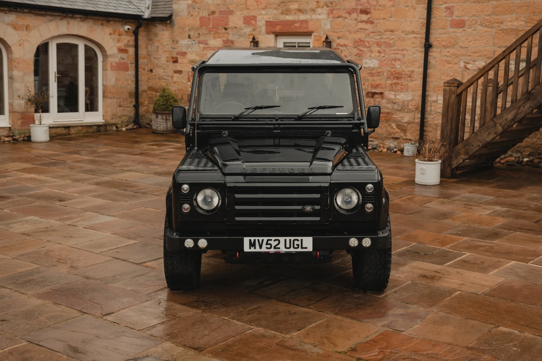 2003 Land Rover Defender 110 - Image 10 of 31