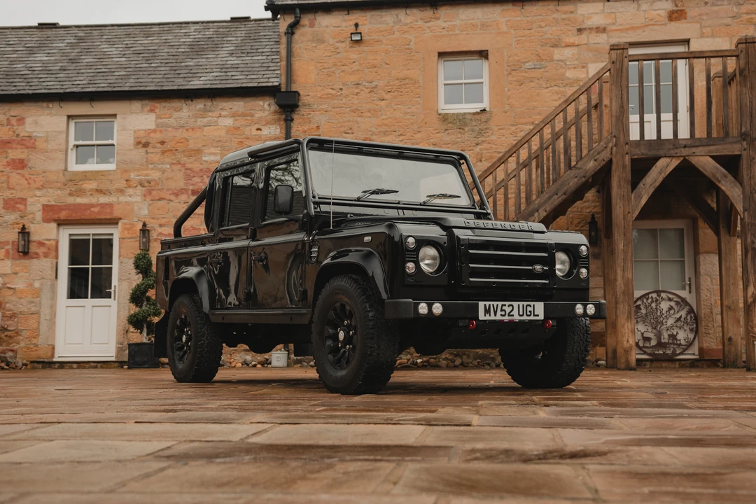 2003 Land Rover Defender 110 - Image 11 of 31