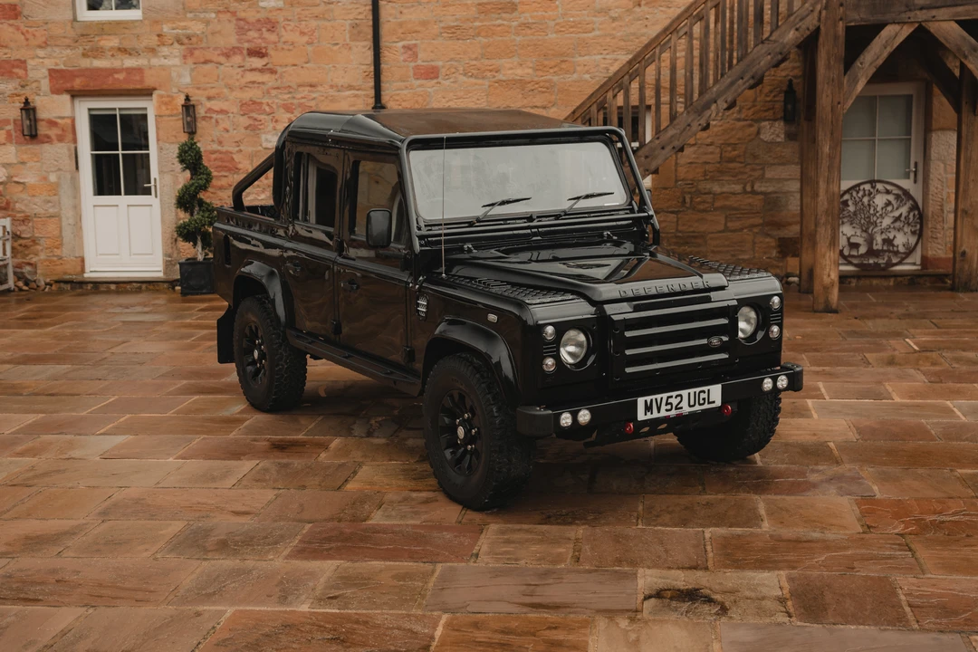 2003 Land Rover Defender 110 - Image 19 of 31