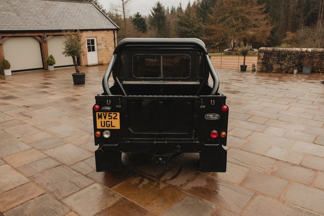 2003 Land Rover Defender 110 - Image 16 of 31