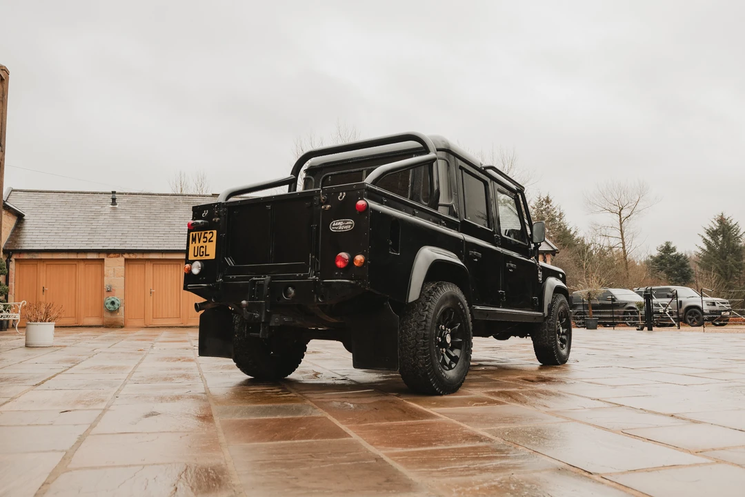 2003 Land Rover Defender 110 - Image 8 of 31
