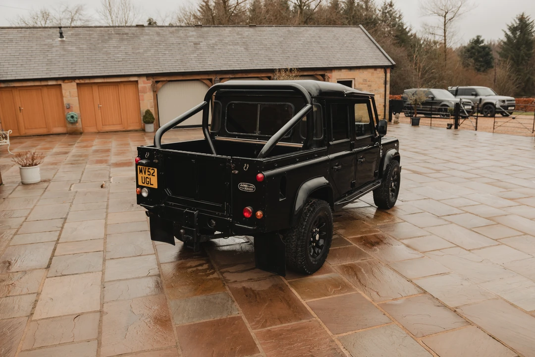 2003 Land Rover Defender 110 - Image 17 of 31