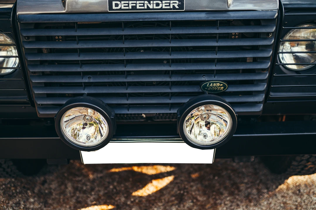 2003 Land Rover Defender 110 - Image 20 of 31