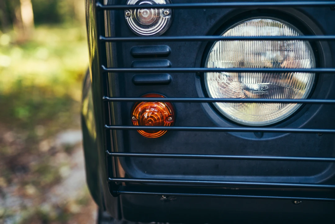 2003 Land Rover Defender 110 - Image 25 of 31