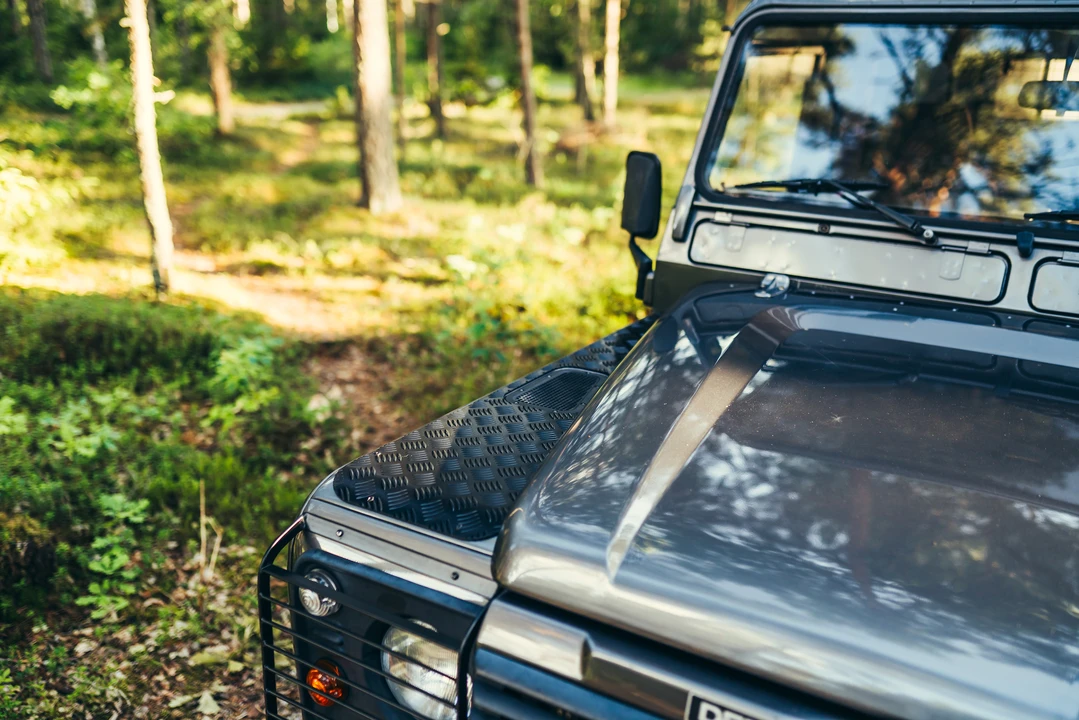 2003 Land Rover Defender 110 - Image 28 of 31