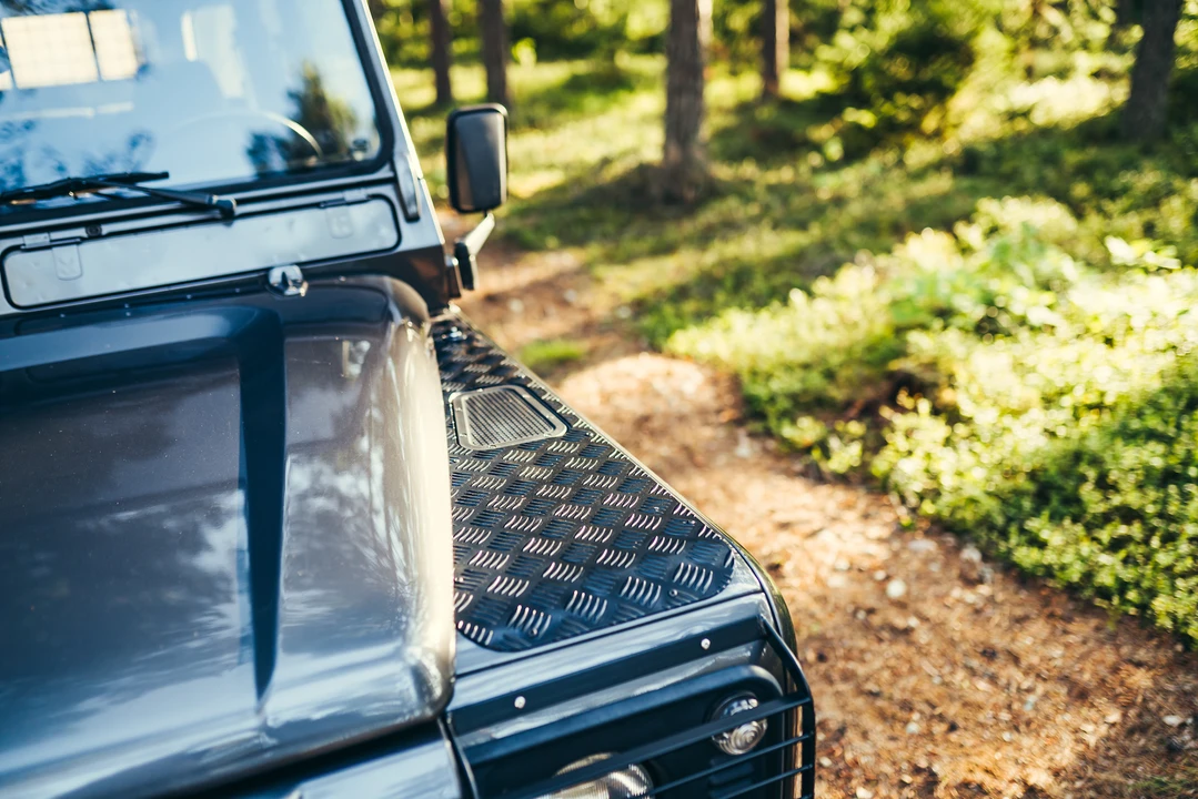 2003 Land Rover Defender 110 - Image 29 of 31