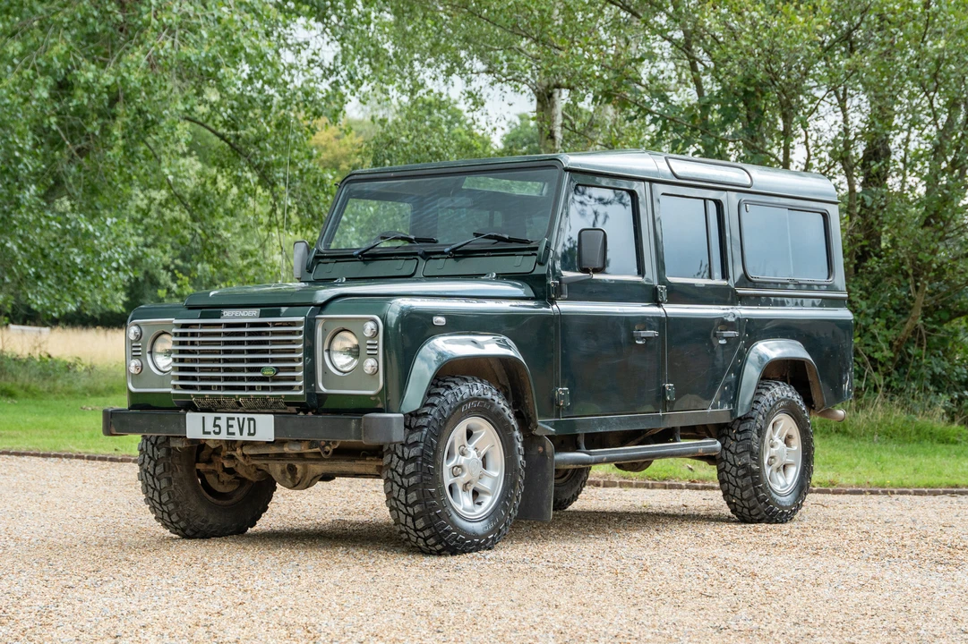 2003 Land Rover Defender 110 - Image 2 of 31