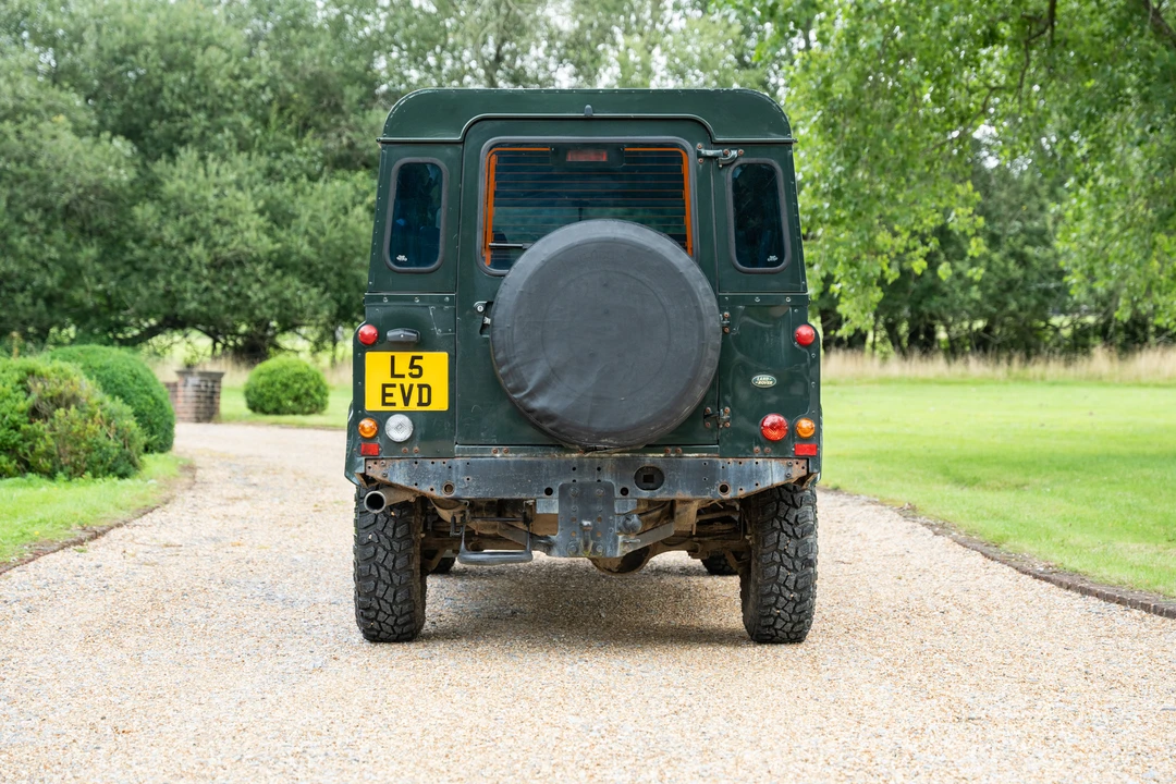 2003 Land Rover Defender 110 - Image 15 of 31