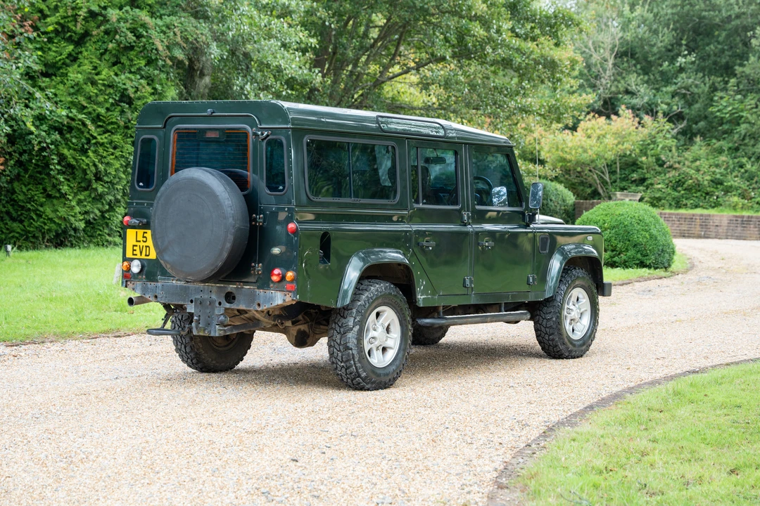 2003 Land Rover Defender 110 - Image 8 of 31