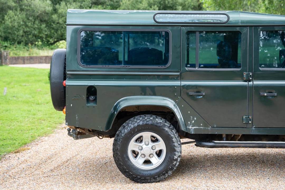 2003 Land Rover Defender 110 - Image 22 of 31