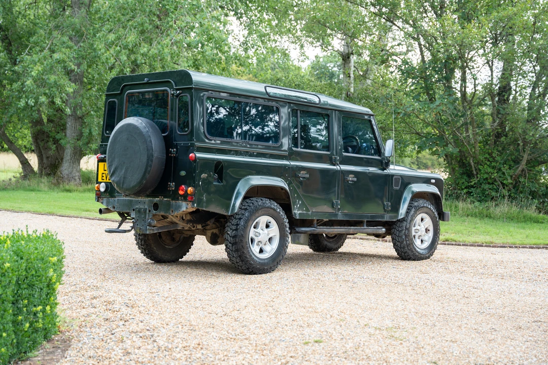2003 Land Rover Defender 110 - Image 16 of 31