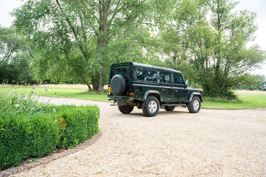 2003 Land Rover Defender 110 - Image 19 of 31