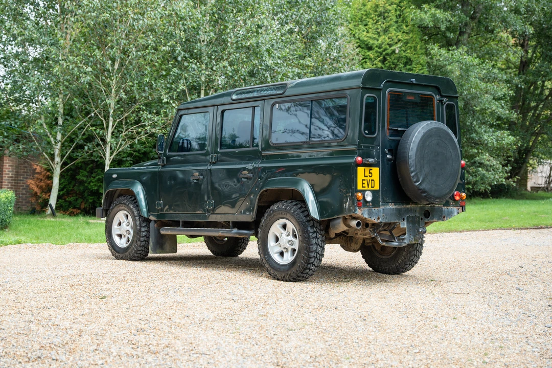 2003 Land Rover Defender 110 - Image 6 of 31