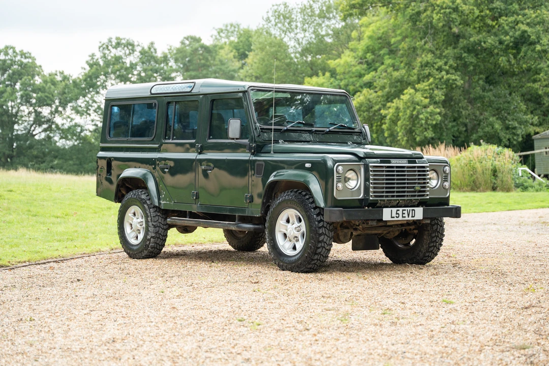 2003 Land Rover Defender 110 - Image 18 of 31