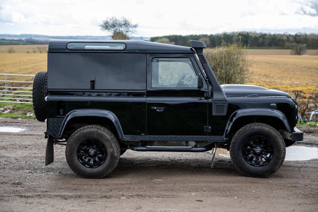 2003 Land Rover Defender 90 - Image 17 of 31