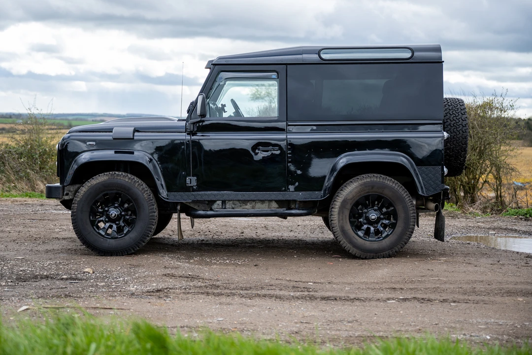 2003 Land Rover Defender 90 - Image 5 of 31
