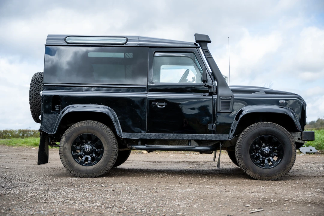 2003 Land Rover Defender 90 - Image 9 of 31