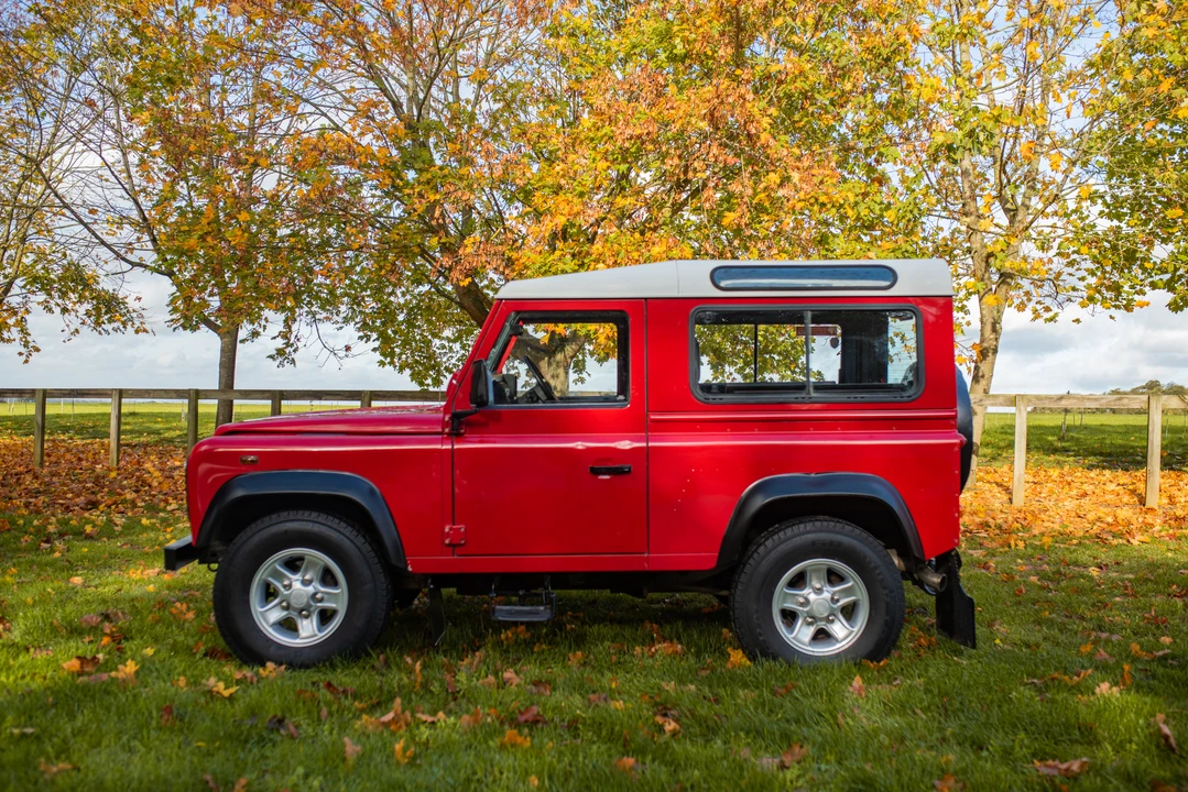 2003 Land Rover Defender 90 - Image 5 of 31
