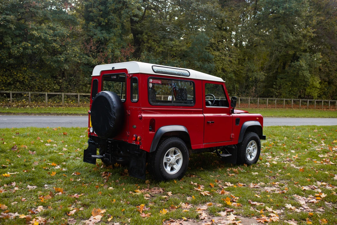 2003 Land Rover Defender 90 - Image 15 of 31