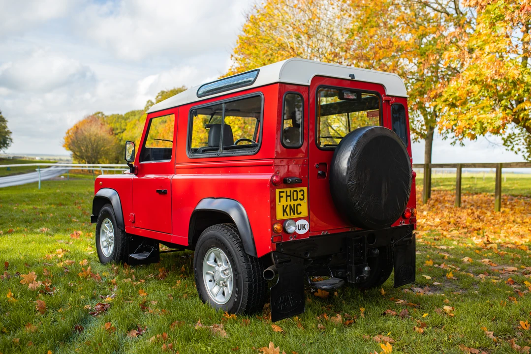 2003 Land Rover Defender 90 - Image 13 of 31