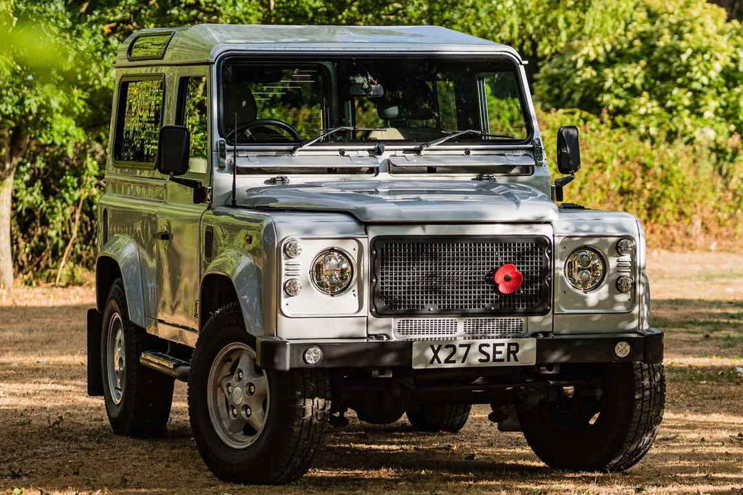 2003 Land Rover Defender 90 - Image 2 of 31