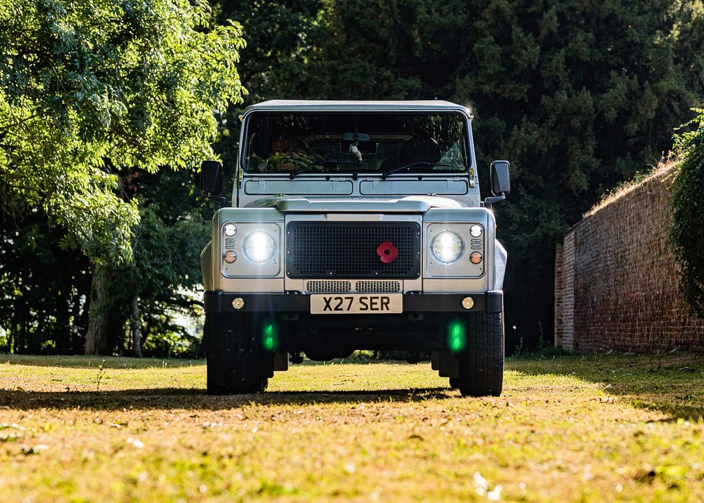 2003 Land Rover Defender 90 - Image 12 of 31